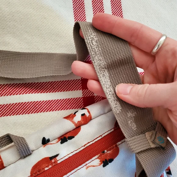 Outdoor fanny pack/ crossbody with foxes - Picture 3 of 5